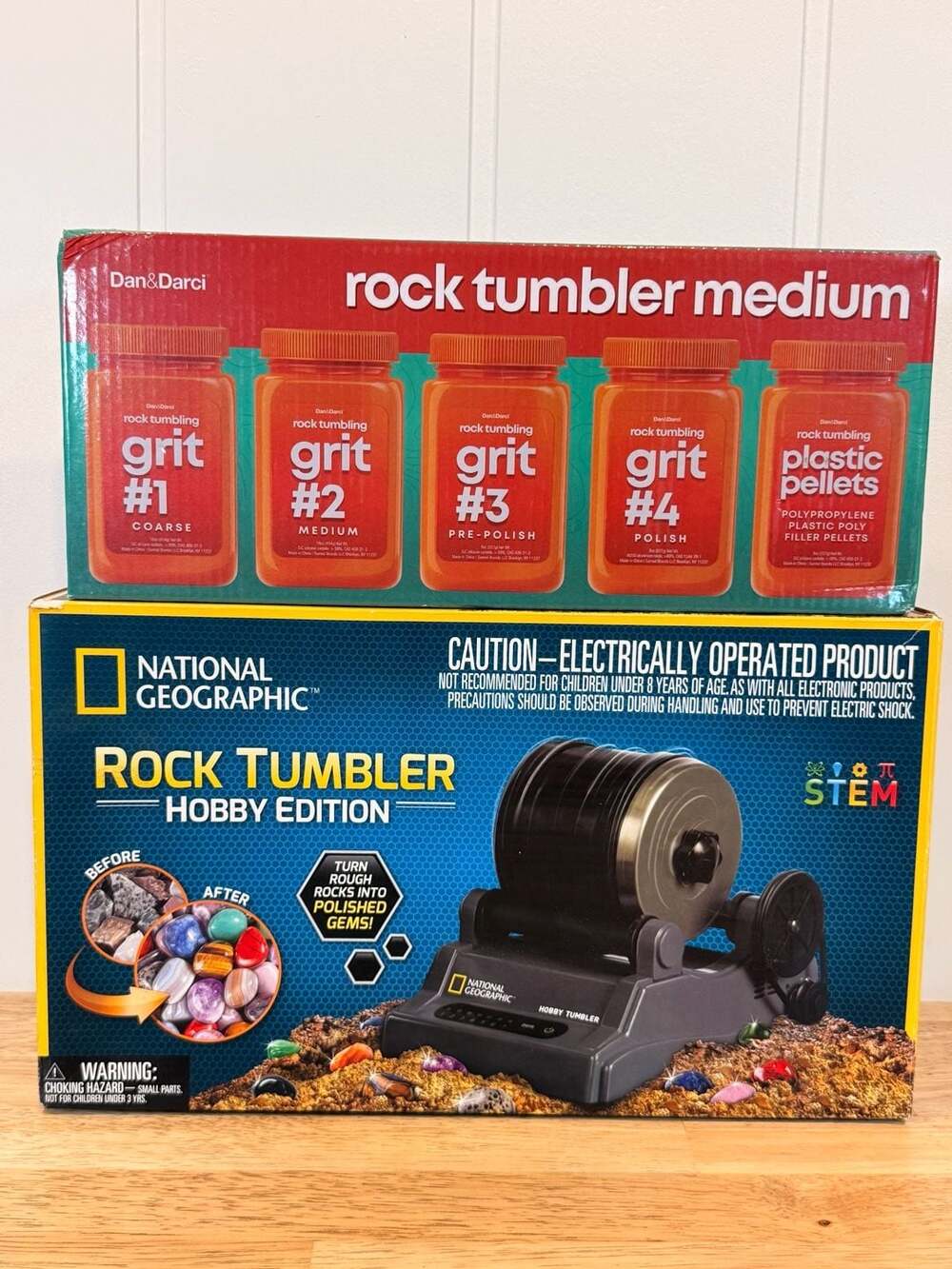 National Geographic Rock Tumbler Kit w/ Dan&Darci Medium Grit Refill Bundle